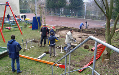 Bau des Spielplatzes 2008