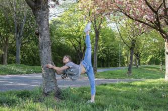 Outdoortraining, Abteilung RSG: Nikoleta (11 Jahre). Mal kurz auflockern. | (c) Familie Papadopoulou