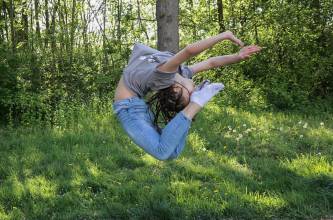 Outdoortraining, Abteilung RSG: Nikoleta (11 Jahre). Cooler Jump! | (c) Familie Papadopoulou