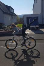 Humor, Abteilung Dance: Trainerin  bei Fahrradchoreo. | (c) Abteilung Dance