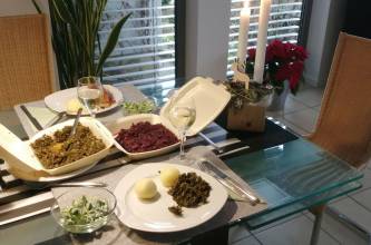 Aktionen, Bernd und Gabi haben den Abholservice der Gaststätte "ZUM LANGEN FELD" genutzt. HMMM! | (c) Bernd Günther