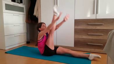 Heimtraining, Dehnübungen zuhause. Nikoleta (11 Jahre)