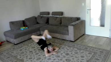 Heimtraining, Technikübungen ohne Handgerät. Daria (9 Jahre)