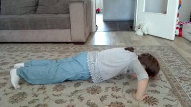 Heimtraining, Konditionstraining zuhause. Jana (6 Jahre)